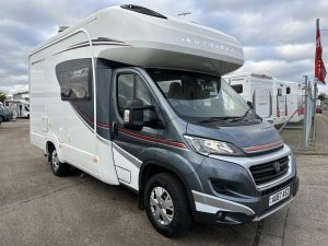 Auto-Trail Tracker EKS, Fiat 2.3 130BHP Manual