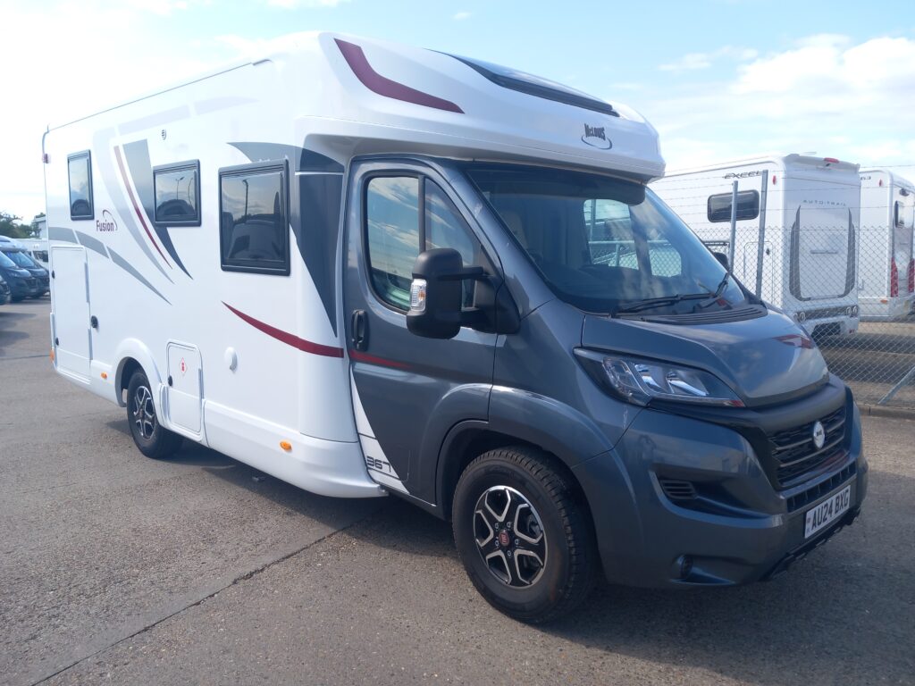 Mclouis Fusion 367, Fiat 2.2 140hp Automatic