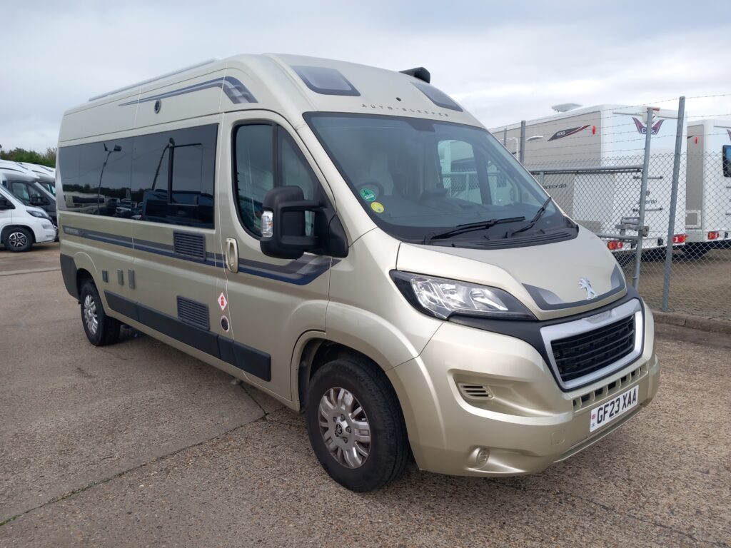 Auto-Sleepers Warwick Duo, Peugeot 2.2 165bhp Manual