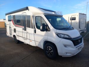 Burstner Nexxo T690, Fiat 2.2 140BHP Manual